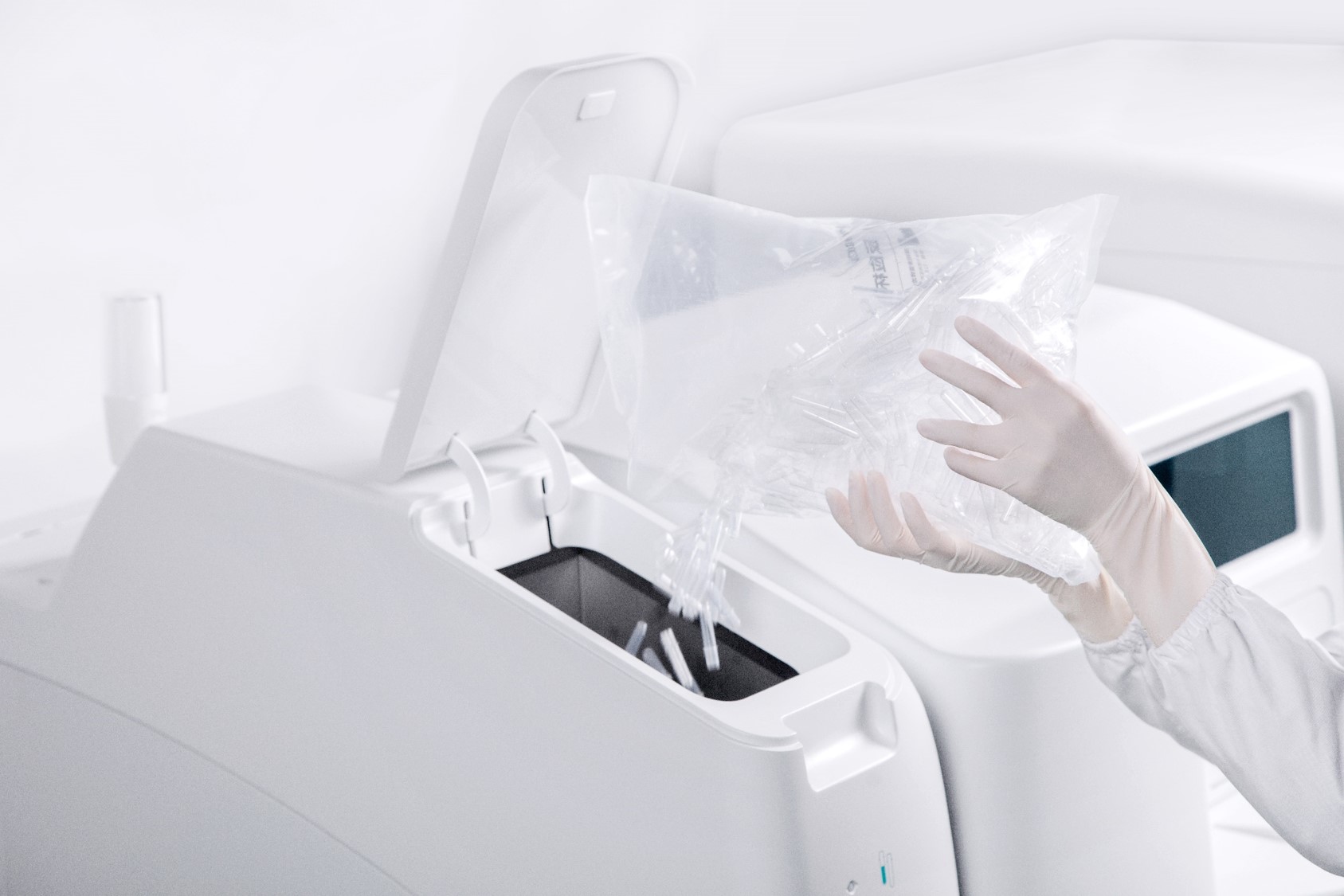 Анализатор автоматический иммунохемилюминесцентный Лидлаб Амур 9000